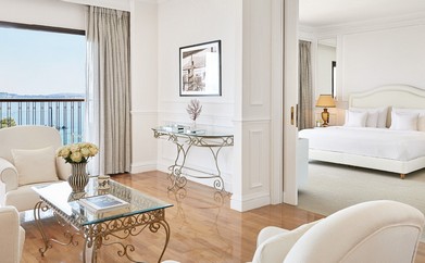 https://ohmydream.club/storage/media/uploads/Grecotel Corfu Imperial/rooms/Imperial_Suite_Sea_View/prev/63d27f82ddbf1.jpg